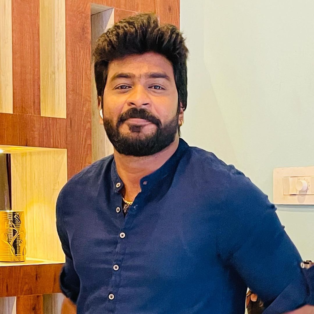 KalaiSuresh10's tweet photo. Our charming Hero 💙💙💙
@ActorNavinkumar 
@navinku276navin 
#navinactorofficial
#navinkumar
#navin
#actornavinkumar
#actornavin
#actorjnk
#makkalnayagan
#makkalnayaganjnk https://t.co/5jCbAhtUj2