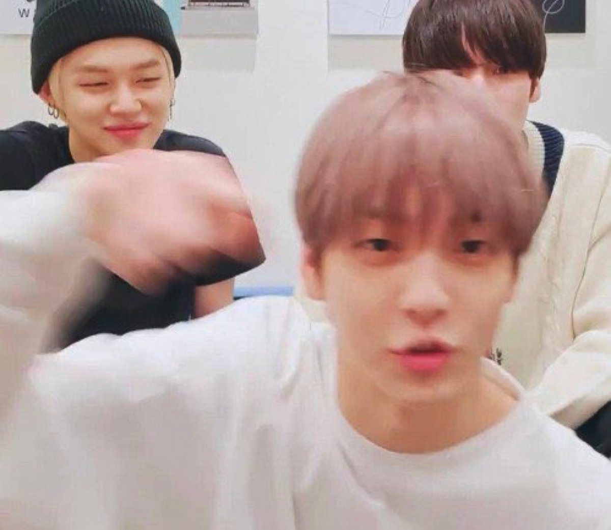 ssobin34's tweet photo. #MAMAVOTE #txt
거기 잠시만 마마투표랑 알티좀 해주세여 https://t.co/3Ye57EfGZJ
