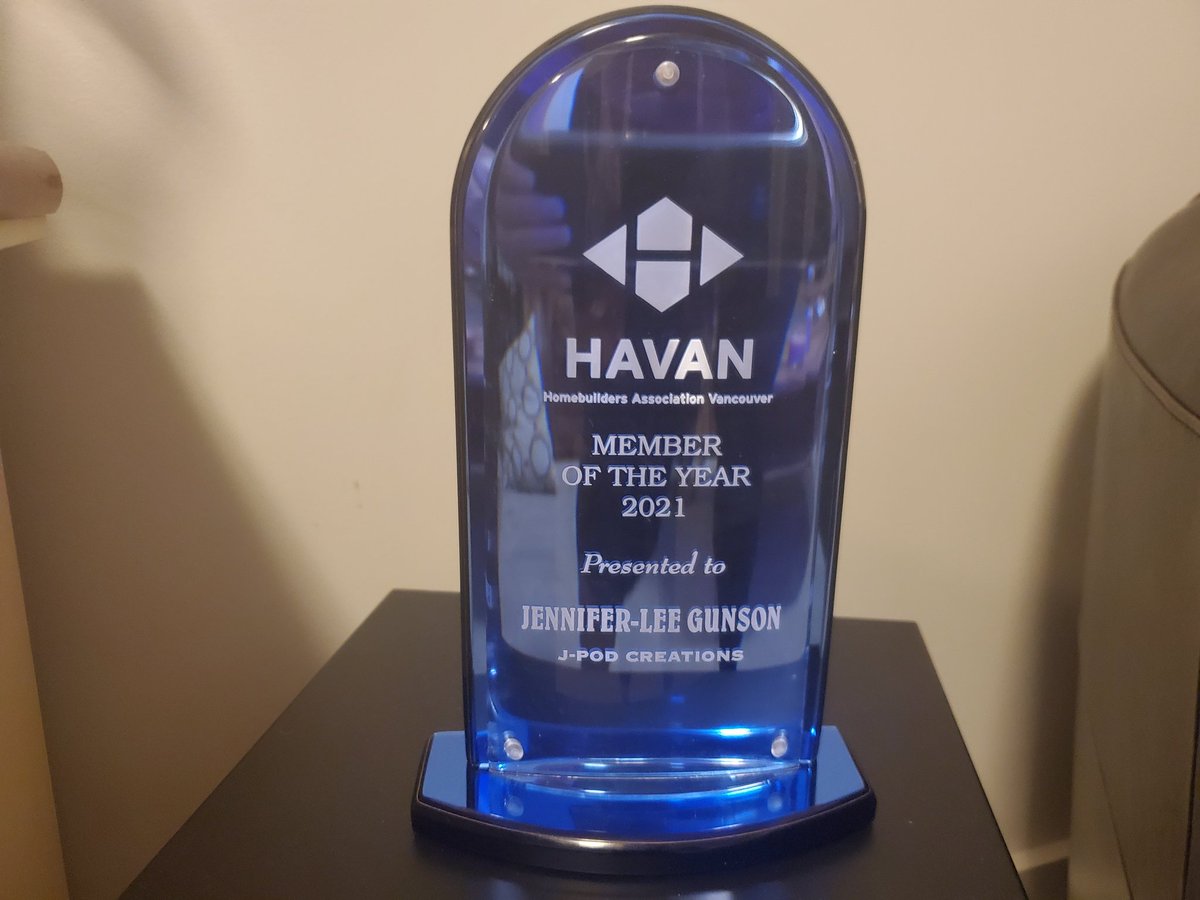 Jennleegun's tweet photo. Last night was amazing! So honoured to be named @HavanOfficial Member Of The Year with my lovely co-host Mike Freedman.  Congrats to all the winners last night! https://t.co/aS7s5jiZt3