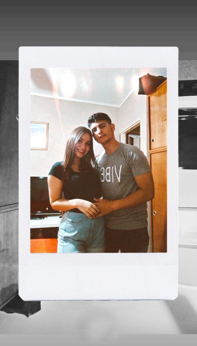 Miluu26_'s tweet photo. Quedémonos aquí, contándonos secretos, diciéndonos bajito que lo nuestro siempre se hará eterno 🌌 https://t.co/axDkKvVnb3