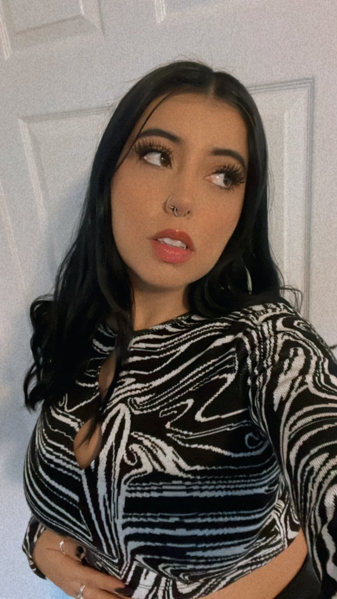 byeedom's tweet photo. happy national me day💘✨ https://t.co/LOj785PvUl