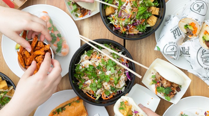 FAustraliab's tweet photo. Australia-based Vietnamese food restaurant #franchise, #Rolld, is set to accelerate its expansion with its debut in the US next year. The restaurant chain will open its first US store in May 2022
#franchisenewsaustralia #ggfc #insideretail
https://t.co/siyWQlhgLi https://t.co/LbjPvli9ka