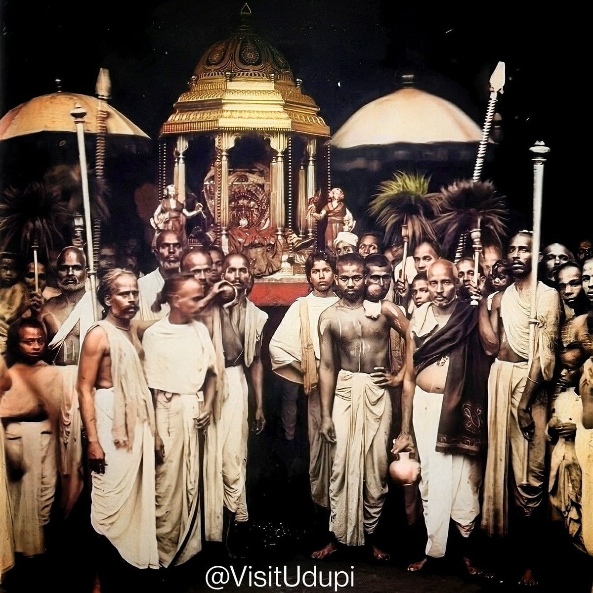 VisitUdupi's tweet photo. Konkani speaking Gaud Saraswat Brahmin ( GSB ) community from #Udupi and #Karkala ( Circa 1906 ).
#VisitUdupi https://t.co/W3AyEDZ2Pt