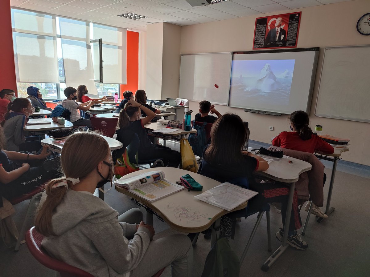 ilknravci's tweet photo. Sürdürülebilir dünya için Sosyal Bilgiler Master Junior derslerimizde iklim krizine dikkat çekiyoruz. Değişime kendimiz ve çevremizden başlıyoruz. Projemiz "Geri Dönüşüm Serüvenim" ile kullanmadığımız ürünleri ihtiyaçlarımız doğrultusunda şekillendireceğiz @bkbeylikduzu @FGencel https://t.co/BQn7zcEKjp