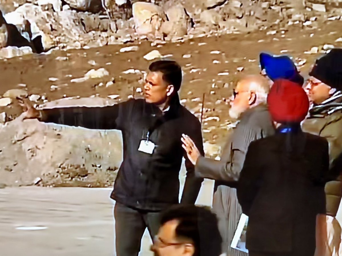 sajjanjindal's tweet photo. Proud of all the efforts of @TheJSWGroup in building the Sacred Samadhi and the Statue of Adi Guru Shri Shankaracharya ji at #Kedarnath , which was dedicated to our nation by our Hon PM @narendramodi ji this morning.
The team worked extremely hard for this day. https://t.co/Yrvu5hEKyT