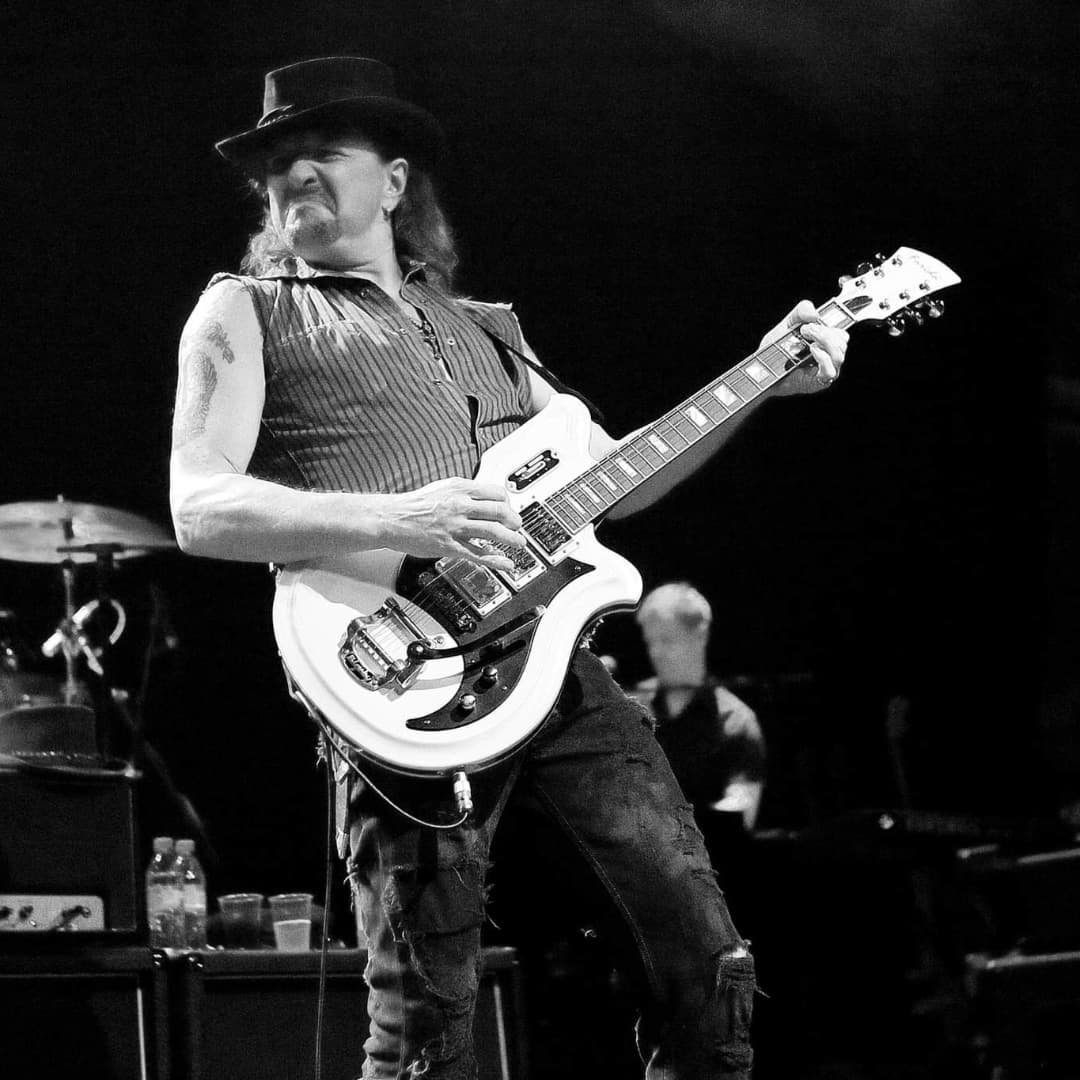 SamboraItalia's tweet photo. Unique @TheRealSambora

Reposted from @ thegigtog Richie Sambora, Bon Jovi @therealsambora @bonjovi #richiesambora #bonjovi @o2abc #o2abcglasgow #glasgow #guitarplayer #rock #musicphotography #blackandwhitemusicphotography #blackandwhitephoto #blackandwhitephotography https://t.co/RAkUzUlaEH