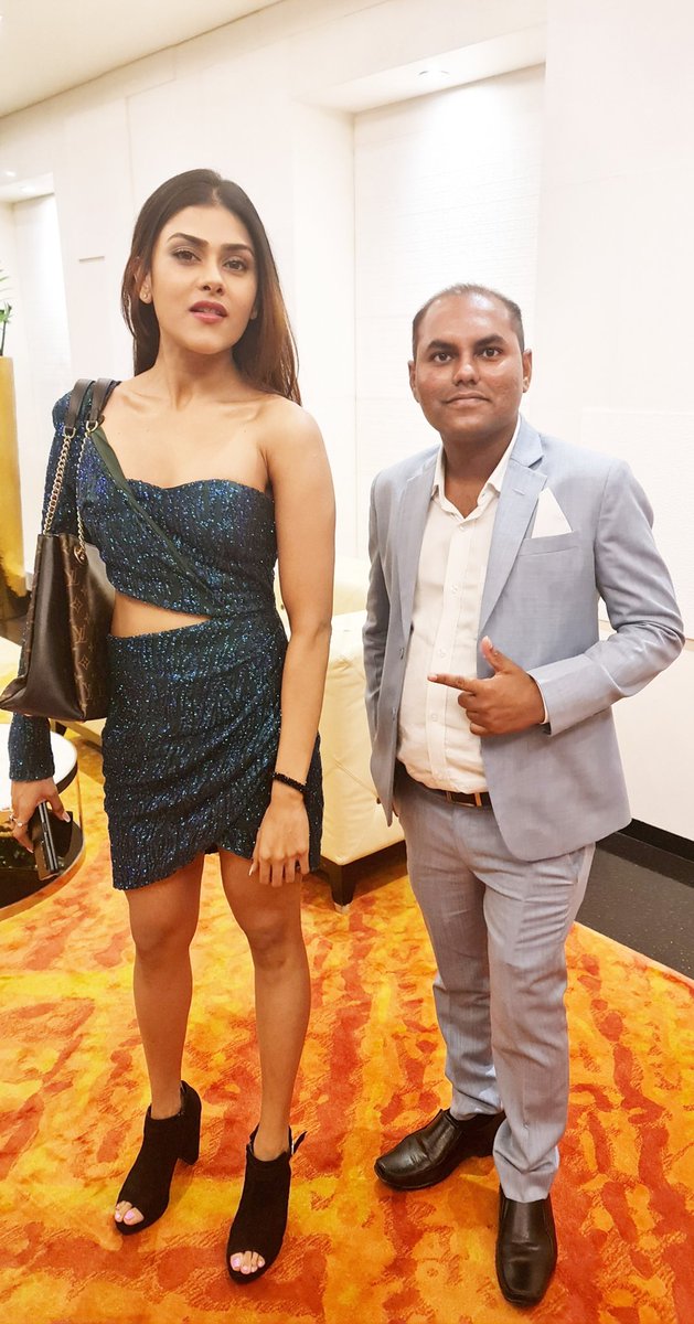 okil_786's tweet photo. #Celebrity - #Naira_Shah - Indian Film Actress/ Model
It was so great meeting you. She made her acting debut with the Telugu movie, E ee (2017).
#nairashah #versatileactress #ravishingbeauty #glamorouslooks #fascinatingpersonality https://t.co/BG2pl9RnD8