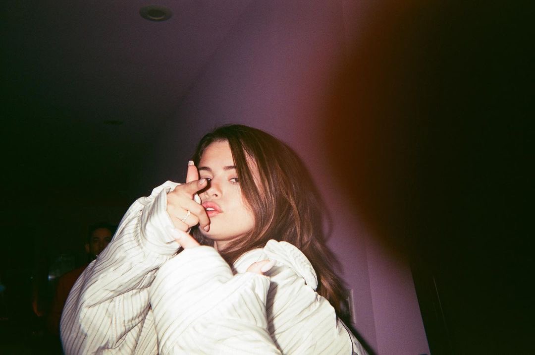 LISANATIONS_'s tweet photo. Thank you Selenators for voting for LISA💛

I vote for #SelenaGomez for #TheComedyTVStar at this years #PCAs @selenagomez ❤️‍🔥 https://t.co/pztZmwazhv