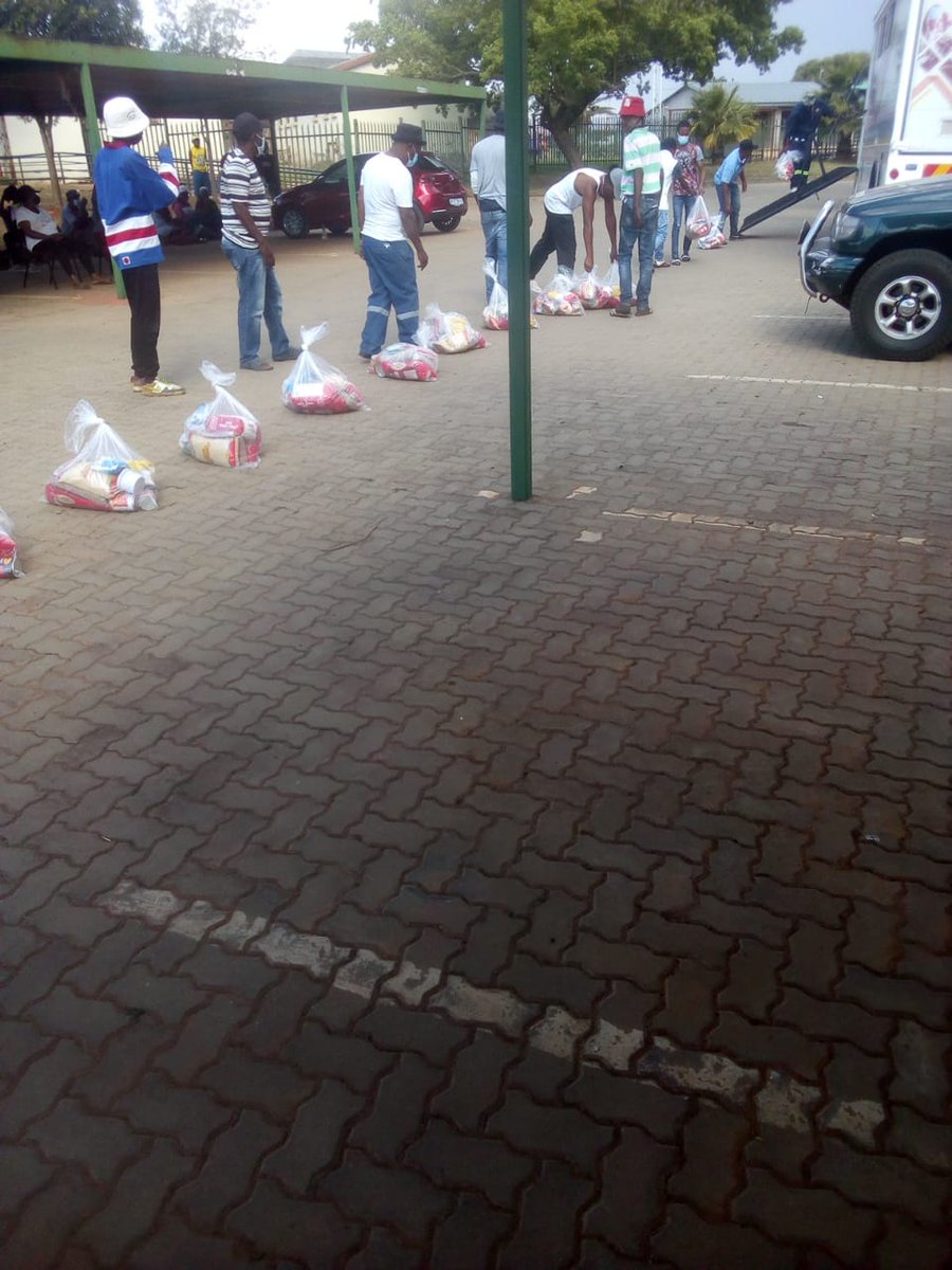 IndependentCMSA's tweet photo. ICM candidates are back to dealing with everyday challenges. This is happening now in Ward 9 including training on food gardening and cannabis farming. #sustainability #icmsa #Powerbacktothepeople  #Takingresponsibility #SouthAfrica #weareinthistogether #LeadershipWithIntegrity https://t.co/0WnhHbh3hk