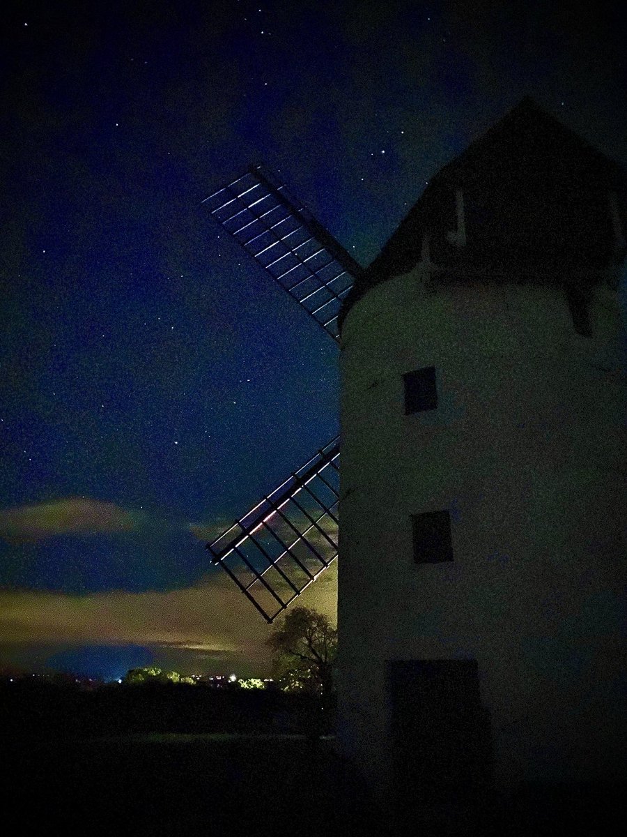 JCRiley2020's tweet photo. Early evening #AshtonWindmill, near #Wedmore #Somerset https://t.co/nm2DMGsfoE