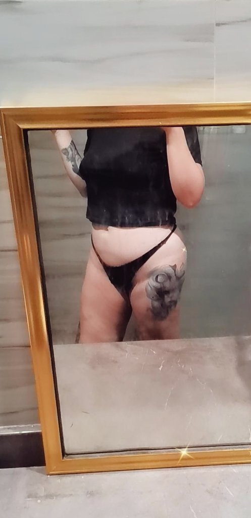 Mafaldacl_'s tweet photo. Noches.. Por que buenas mis piernas 😌✨
A quien me de RT puede que le llegue una foto a su bandeja de mensajes 🍑

#muslona #lapili #celulitisfree #mafaldaenchones #Guadalajara https://t.co/yrL6mkxQfc