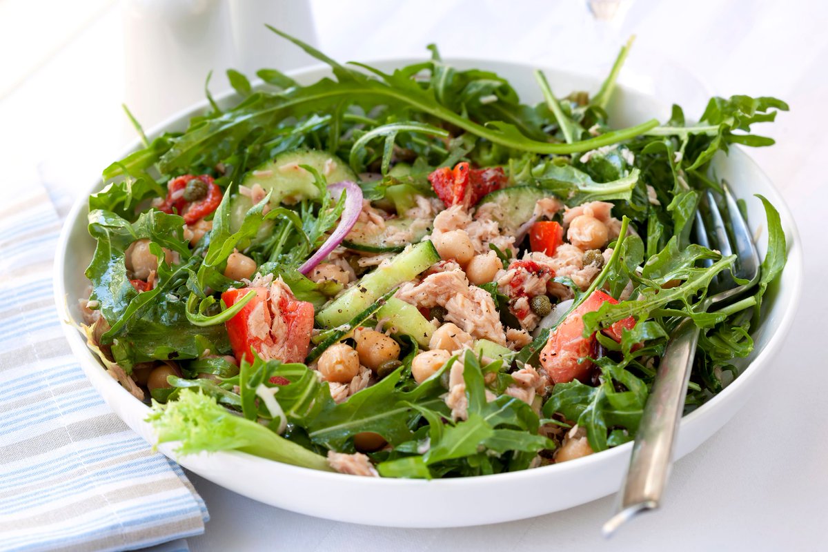 MDRecipeBook's tweet photo. Tuscan Style Tuna Salad is a light and fresh comfort food classic!😋 Made with a few simple ingredients.👍
👉https://t.co/98yHH6OqT6
#mediterraneandiet #tunasalad https://t.co/uylis8z02u