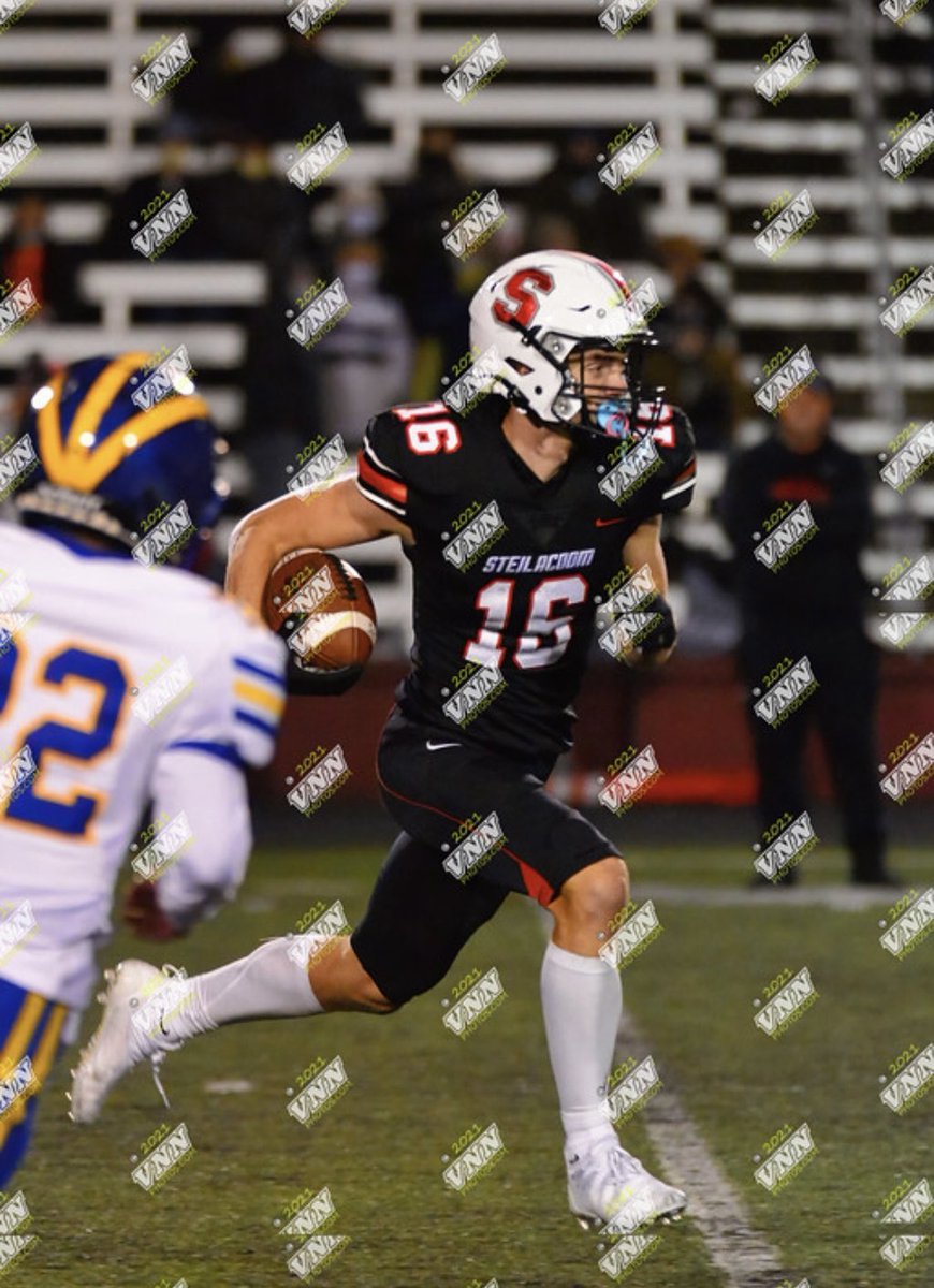 ColeMiller_16's tweet photo. 1-0 every week!! Interlake @ 7pm tomorrow in Steilly🖤❤️ Playoff football @SteillyFB @CoachKHaller ❗️❗️ https://t.co/DjarkrFie4