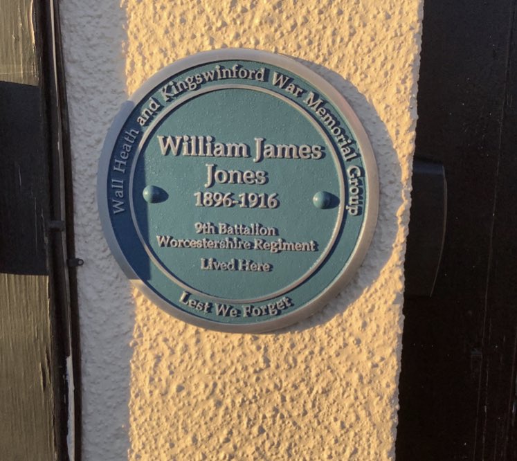 SummerhillSch's tweet photo. Summerhill School with Wall Heath and Kingswinford War Memorial Group have provided plaques that will go on the homes of soldiers killed in World War 1. The 1st plaque went up yesterday on the home of William J. Jones, Wall Heath. William was sadly killed near Basra, Iraq in 1916 https://t.co/V3BAlwTdq9