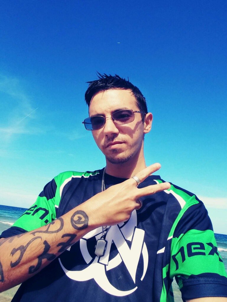 I would love to find a real relationship one day. But untill then I’m just going to do me and let it find me naturally