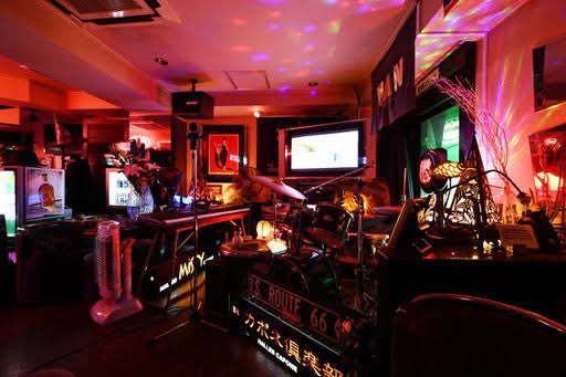 明日の会場のPlanet K(inter-planets.net/access)の近くにはうさぎカフェがありますよおお🐰
以下のサイトでとても詳しくまとめて下さっています！
kichijoji-time.com/rabbit-cafe/

その上の階には生ドラムもあるカラオケバーもありますよおおお🎤

どちらもスタッフしております！吉祥寺大変いい街🤙🏻