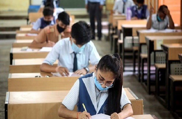 Krishna32268500's tweet image. #ICSE, #ISC Semester 1 Exam: #CISCEBoard issues guidelines for Class 10th and 12th Exams. Get More Details Here...
jagranjosh.com/news/icse-isc-…