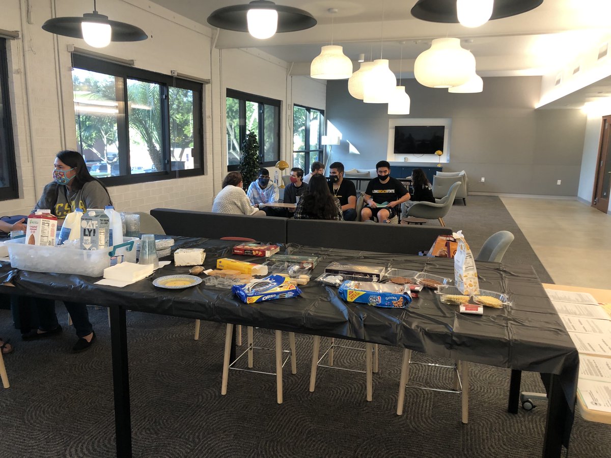 Thank you everyone for coming out to the milk and cookies event at the Honors house!

#GoBeach #CSULBHonors