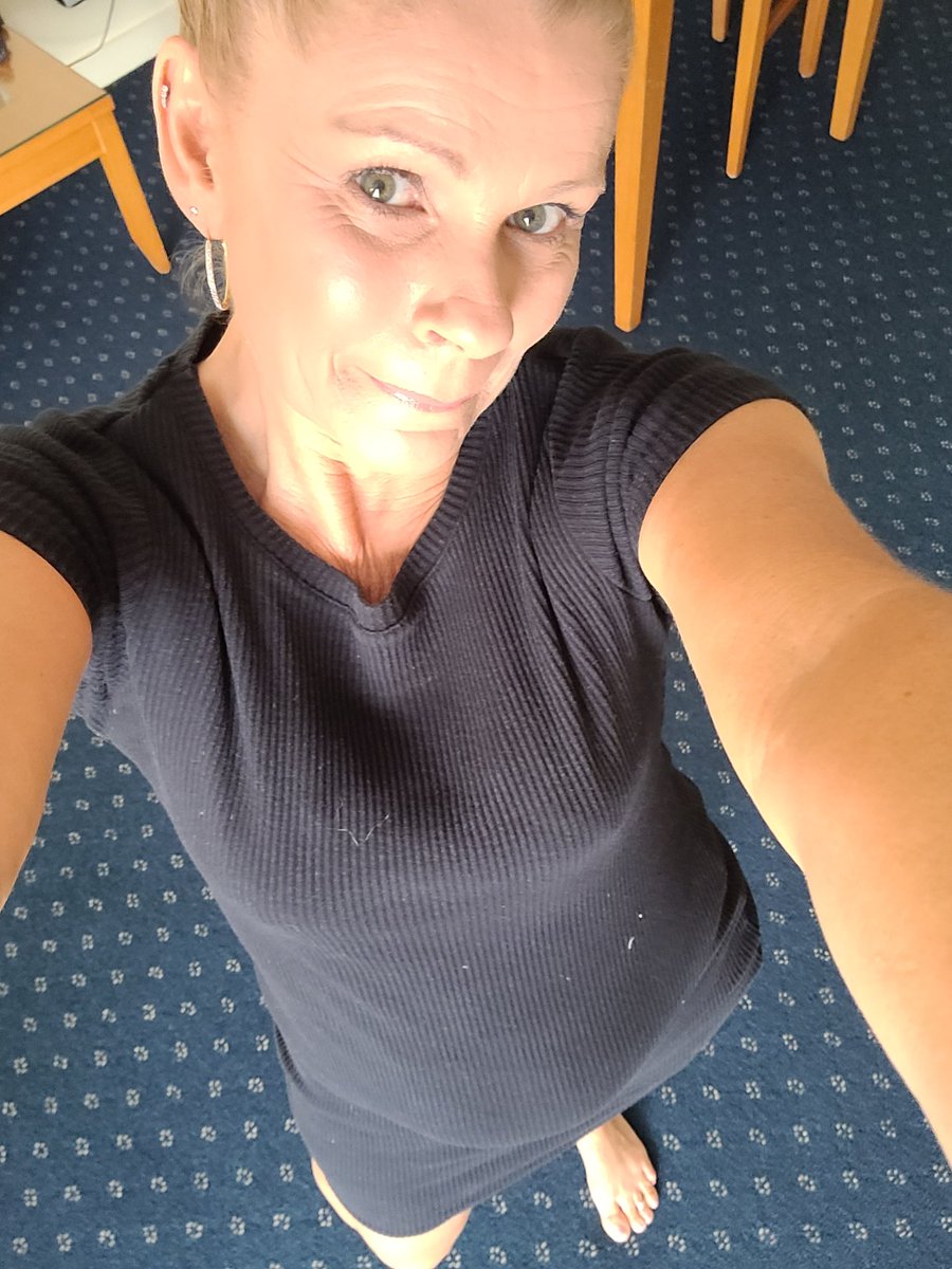 pontling's tweet photo. My dm is open for female photos including nudes for a follow and regular shoutouts, follow my list @Kandi21Candy is included 👀🔥🔥🔥🔥 https://t.co/ItF7VURl6z