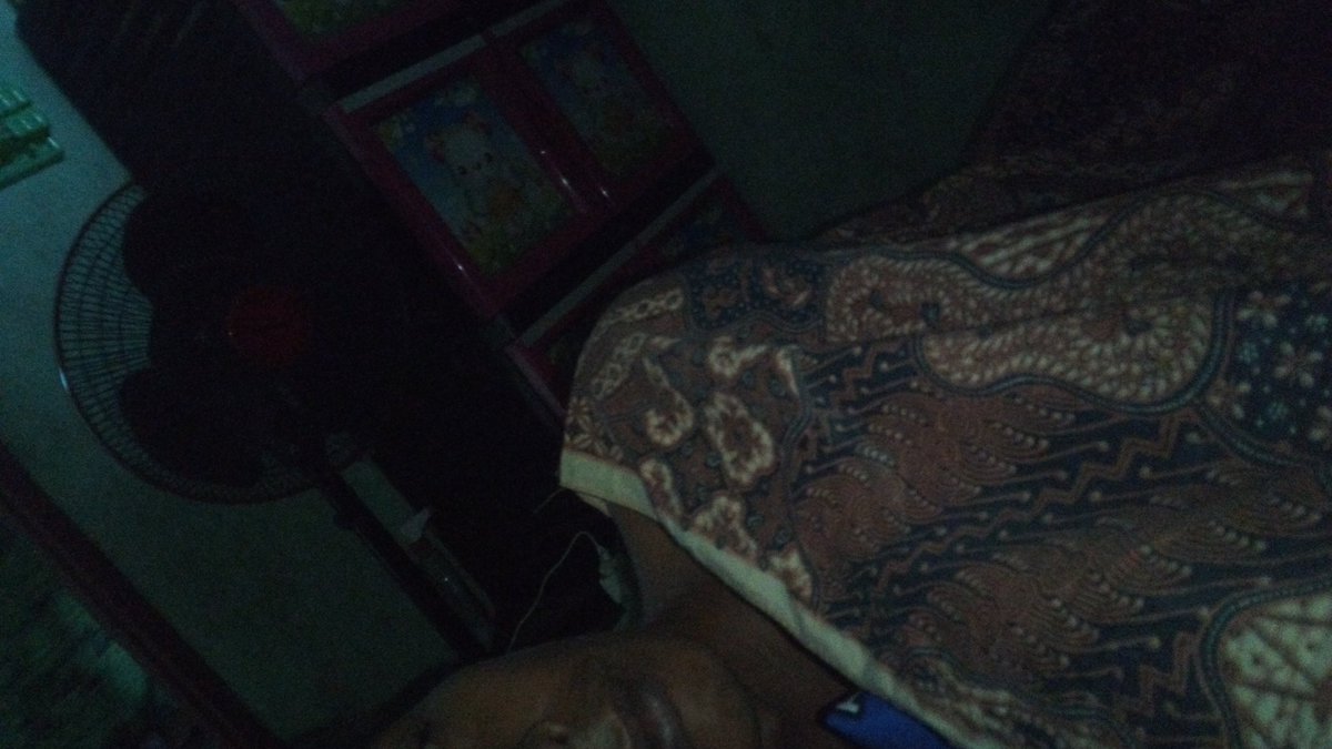 Putra10062342's tweet photo. Selesay ngentot tinggal tidur https://t.co/9nNjs4vzEC