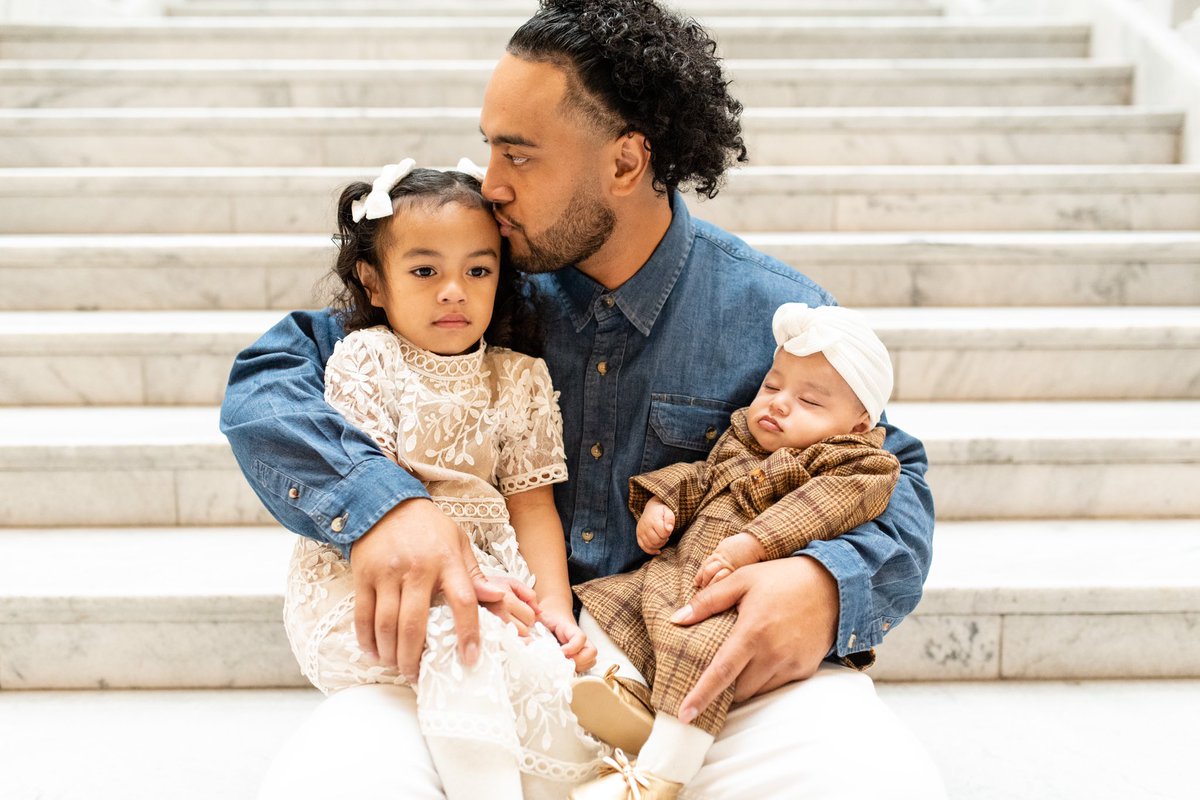 Vailolo104's tweet photo. MY MOST FAVORITE PEOPLE IN ALL THE LAND!!💯 #VailoloPartyOf5❤️ #MakaylaAotea👑 #JasonJohnny👑 #LexiLae👑 https://t.co/0D4IRRPPiJ