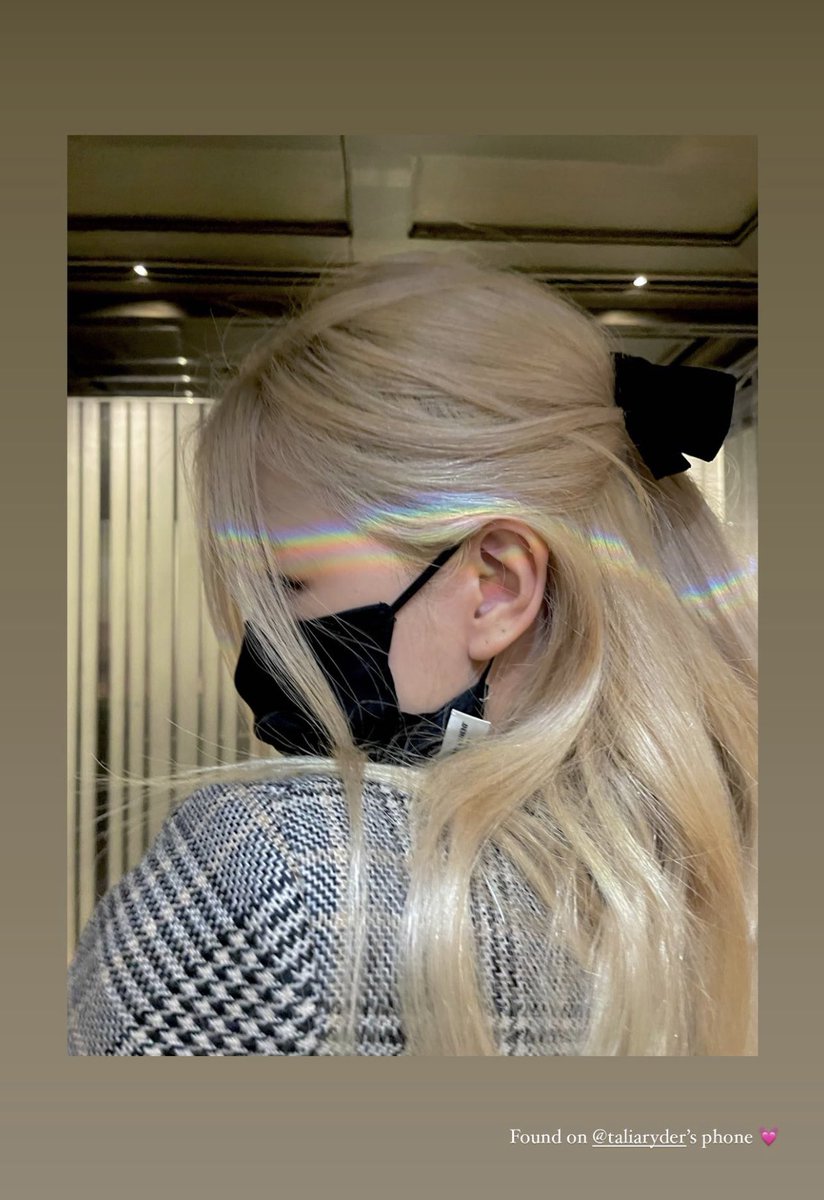 Mỗi ngày 1 tweet (hoặc retweet) nhé!

BLINKS UNITE FOR MAMA

I vote #rosé on #MAMAVOTE (<a href="/BLACKPINK/">BLACKPINKOFFICIAL</a>)