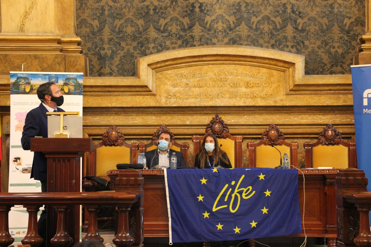 FCC_MA's tweet photo. ♻️El pasado 28 de octubre nuestro compañero @jaime_ezquerra participó en la Presentación #ProyectosLife con la ponencia "Proyecto LIFE @LandfillBiofuel", enmarcada dentro de la jornada "Generación de Recursos Energéticos y Movilidad Sostenible" de @La_UPM. https://t.co/SgNj9fBEFt
