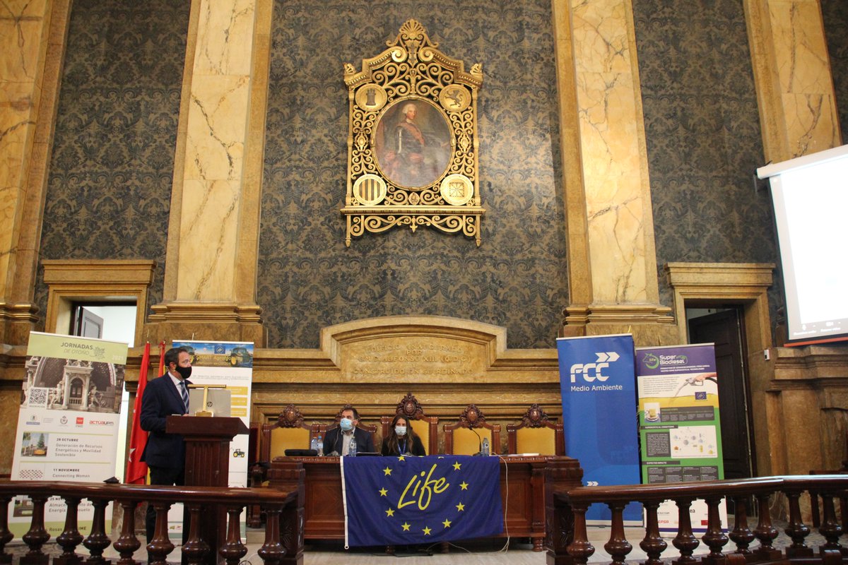 FCC_MA's tweet photo. ♻️El pasado 28 de octubre nuestro compañero @jaime_ezquerra participó en la Presentación #ProyectosLife con la ponencia "Proyecto LIFE @LandfillBiofuel", enmarcada dentro de la jornada "Generación de Recursos Energéticos y Movilidad Sostenible" de @La_UPM. https://t.co/SgNj9fBEFt