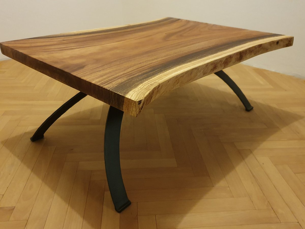 CountertopsV's tweet image. Konferenční stolek ze Samanu. Spojení tradičního českého uměleckého kovářského řemesla s kouzlem přírodního materiálu