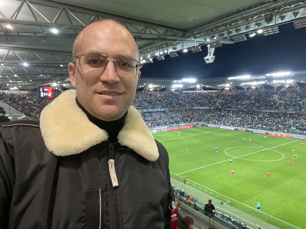 LuisdelTeso's tweet photo. UEFA Europa League (@EuropaLeague): Legia Warszawa (@LegiaWarszawa) 1-4 SSC Napoli (@sscnapoli).

 #LEGNAP #UEL https://t.co/knTSGiPVKg