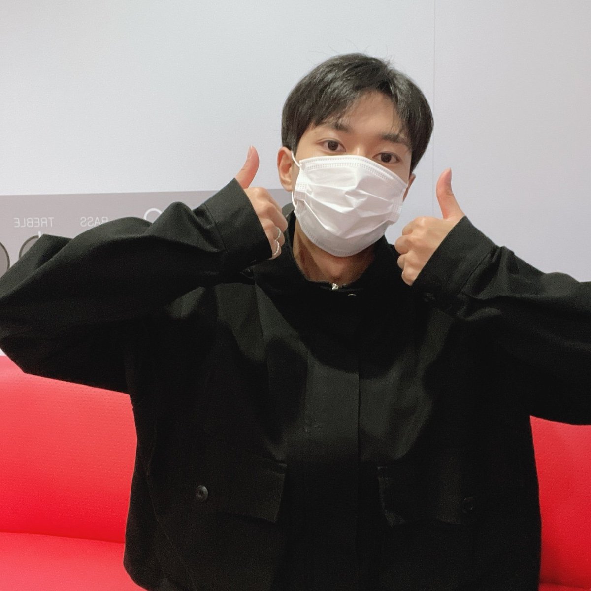 KNKOfficial220's tweet photo. 희준이와 함께한 즐거운 시간😉

오늘 하루도 『밤🌙』 들으면서
행복한 하루 보내세요🎶❤

#KNK #희준 #HEEJUN
#밤 #NIGHT https://t.co/3BYX9O2EjT