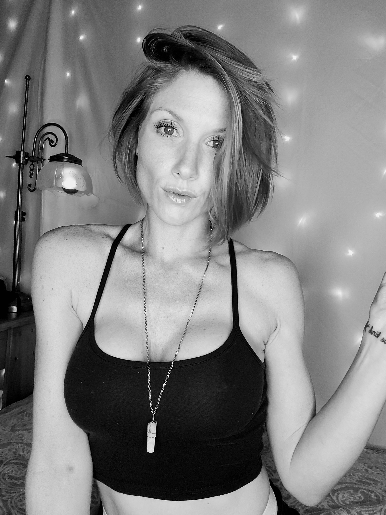 TW Pornstars - 🌻 AKGINGERSNAPS 🌻. Twitter. Camming!!!! @chaturbate. 7: