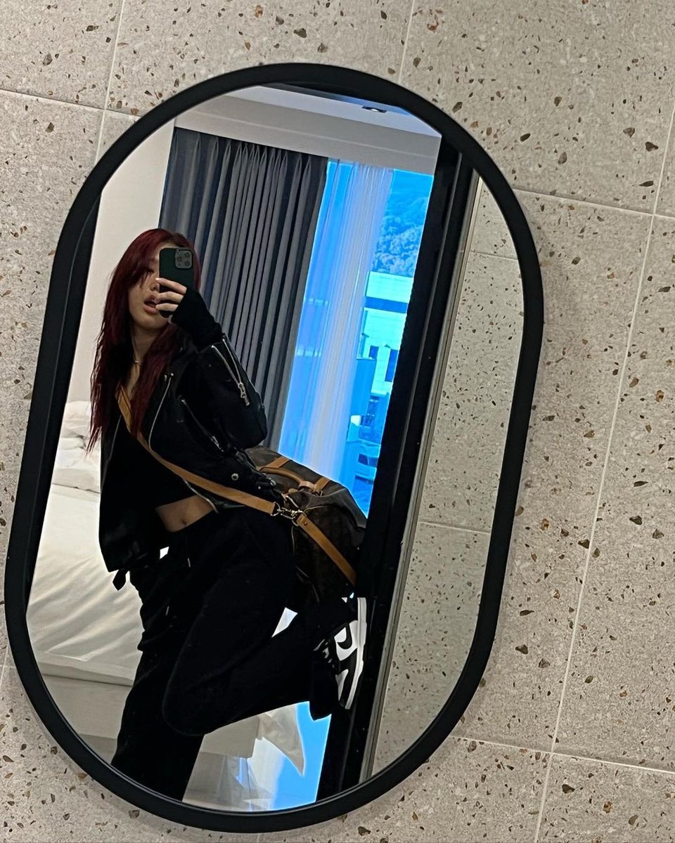 Arab1mimi's tweet photo. [ تحديث ] - 211005
ميمي عبر حسابها شخصي في الانستقرام 
ترجمة /  بلاك لوفر بيبي كيمي 🖤 https://t.co/GbktWOfg3j