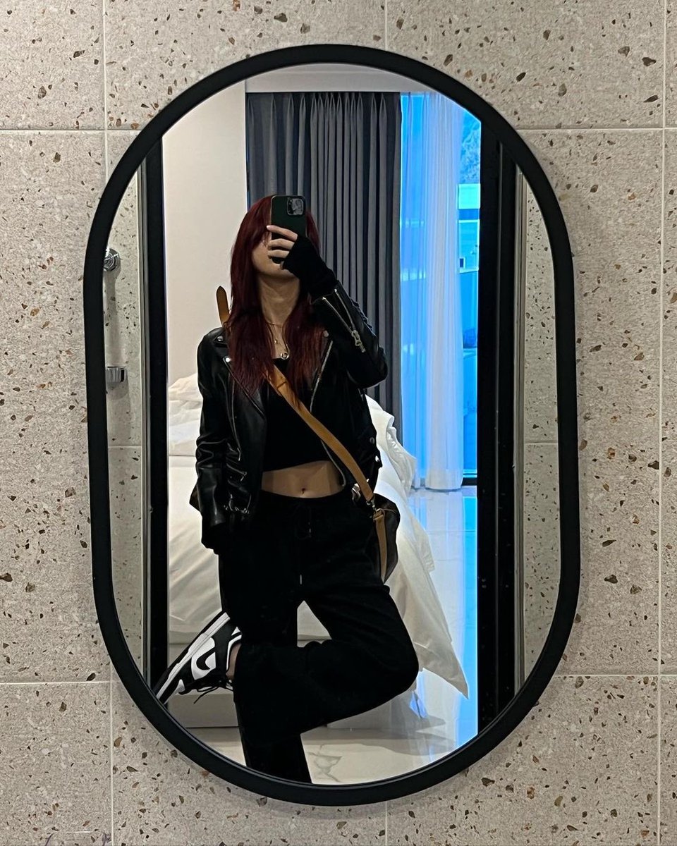 Arab1mimi's tweet photo. [ تحديث ] - 211005
ميمي عبر حسابها شخصي في الانستقرام 
ترجمة /  بلاك لوفر بيبي كيمي 🖤 https://t.co/GbktWOfg3j