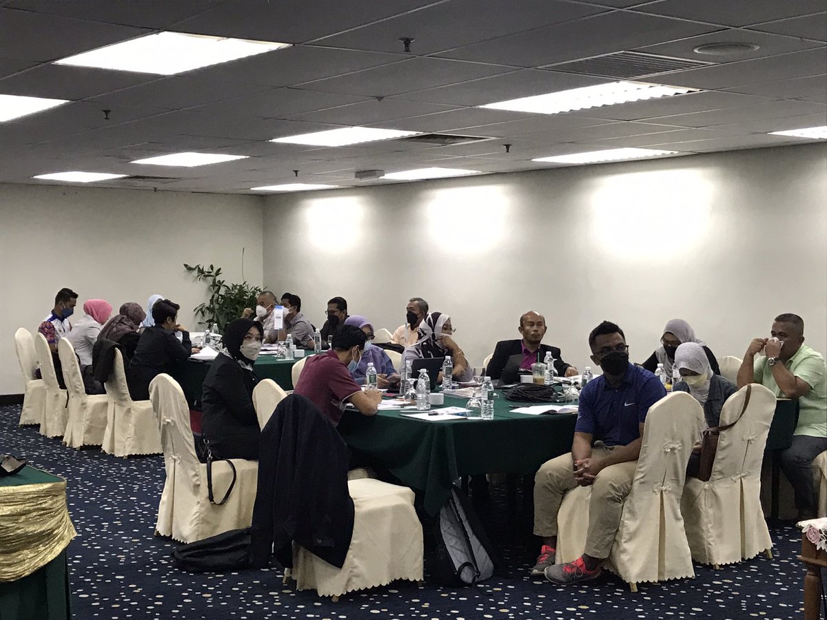 redcodegenx's tweet image. Bengkel Hala Tuju &amp;amp; Pembentukan Pelan Strategik JBSN 2021 - 2025 sedang berlangsung bagi menyediakan dokumen yang akan menjadi rujukan dan panduan pelaksanaan tindakan JBSN dalam tempoh 5 tahun.

#TeamJBSN