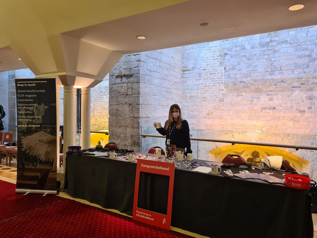 GuildhallAlumni's tweet photo. Class of 2021 we are ready for you 🤩🎓
Come and see us at the alumni stand to find out how you're part of @guildhallschool for life ❤️
#GuildhallGrad https://t.co/vvCZQNarx2