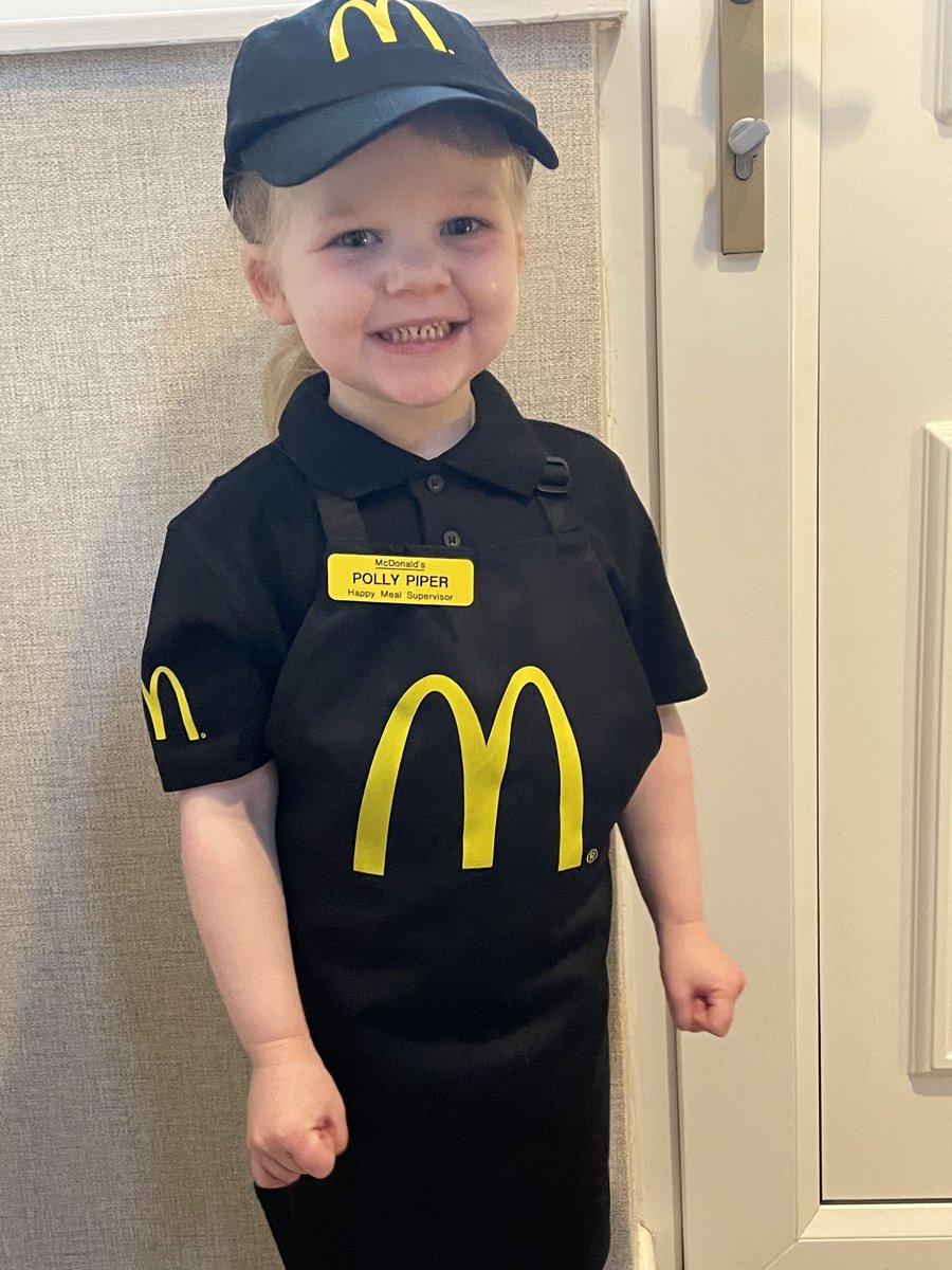 stupiper's tweet photo. World of work day. Polly needs some stars.  @McDonalds @McDonaldsUK @McDonaldsCorp @ysgolbrynhedydd #pollypiper https://t.co/hGY58aw6Iu
