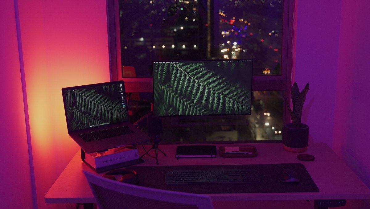 Before and after of my workspace. Wip yet.. but I love it!