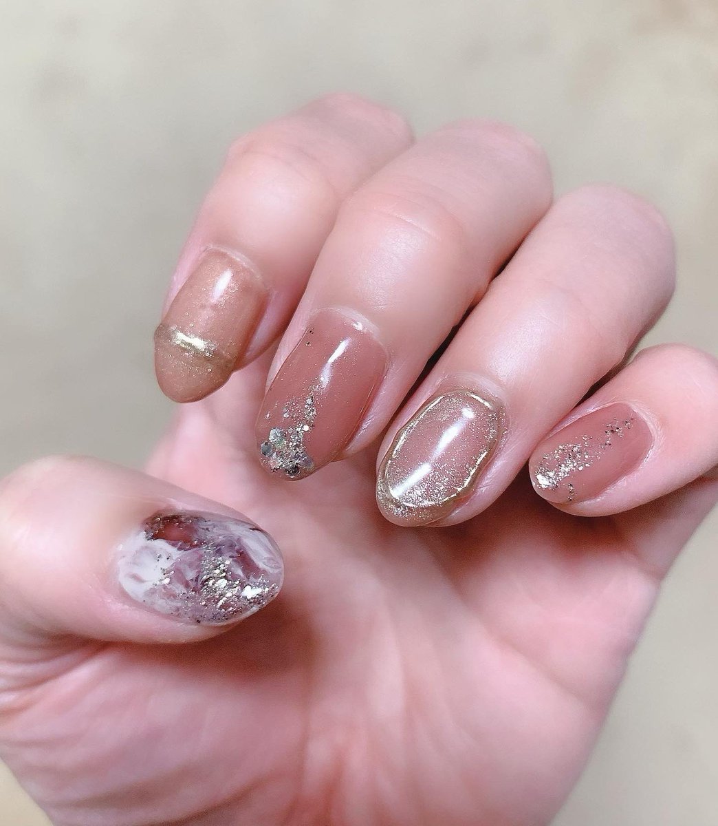 wakako_39's tweet photo. 久しぶりにネイルした💅✨
MOMO SKIN好きすぎる🥰
右手は塗るだけーって思ってたら
シンプルなデザインでこっちの方がお気に入り(*´`)♡
#ネイル
#セルフジェルネイル
#MOMOSKIN
@nailforall_com https://t.co/d6dm63ceFL