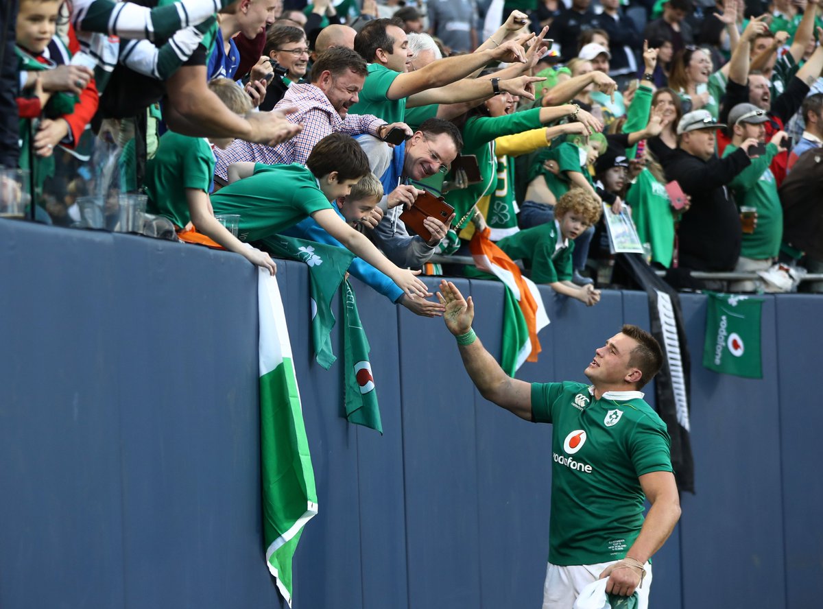 #OTD in 2016, a famous win for <a href="/IrishRugby/">Irish Rugby</a> in Chicago as they defeated the <a href="/AllBlacks/">All Blacks</a> for the first time in their history ☘️ 🏉