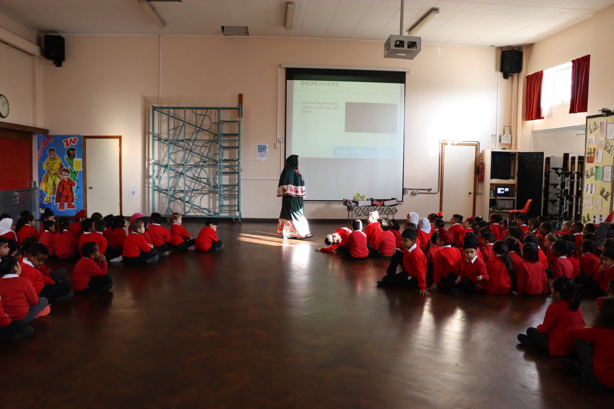 minetinfants's tweet photo. KS1 had an assembly all about #Shoeshare. Now all we need is children to bring in lots of old shoes for us to take to Clarks and support #UNICEF https://t.co/DEPiUwmCdS