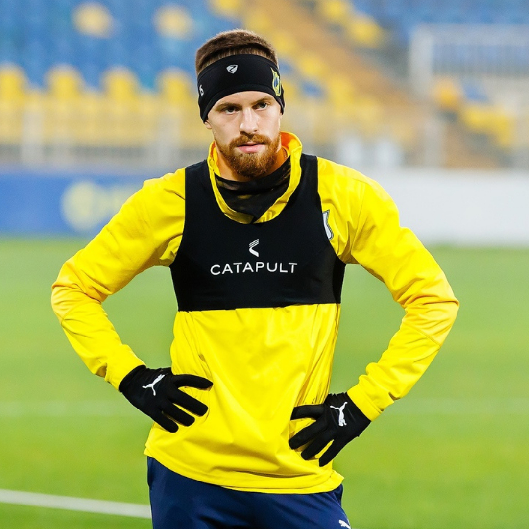 premierliga_en's tweet photo. 😉 Are you ready for the #RPL Week 14?

#Rostov #Glebov https://t.co/2o6oB9Fwko