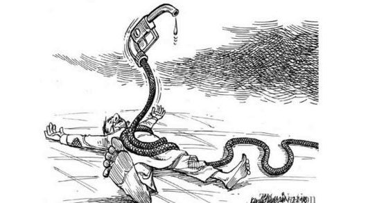 Global #PetrolDieselPrice hike reflected in #Pakistan; creates difficulties for citizens,

Which will one day burst awam pockets..#PetrolBomb <a href="/MaryamNSharif/">Maryam Nawaz Sharif</a> <a href="/TahaSSiddiqui/">Taha Siddiqui</a>