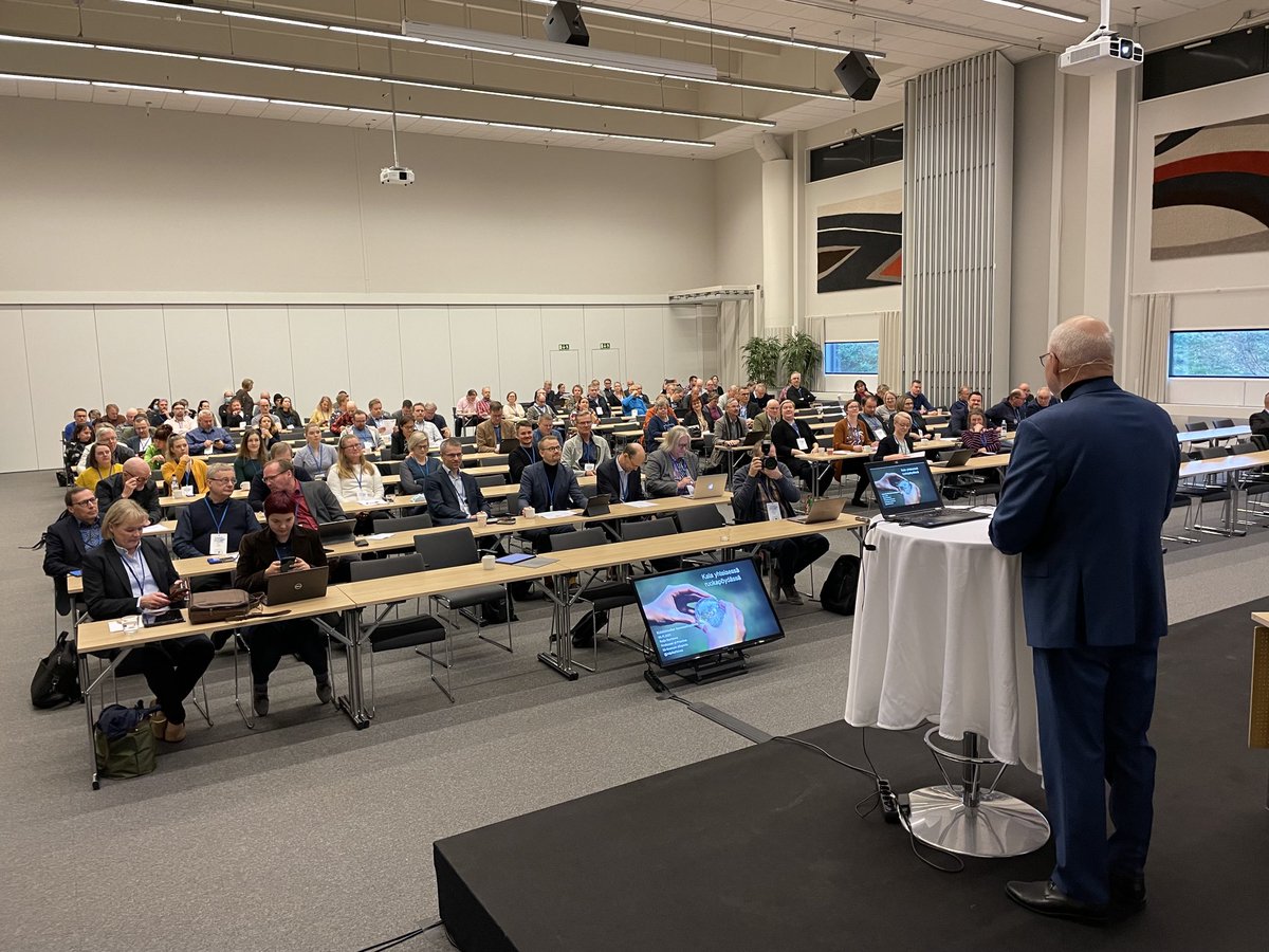 Tästä se aamu lähtee! Näitä oikeita tilaisuuksia, joissa voi olla koolla muualla kuin Teamsissa, olen todella  kaivannut. Yhteinen ruokapöytä -keskustelufoorumin pj ⁦<a href="/ReijoKarhinen/">Reijo Karhinen</a>⁩ ja ”Kala yhteisessä ruokapöydässä”. 🐟#kalainno21