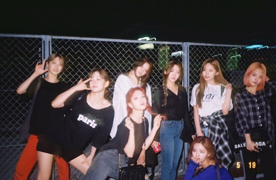Heonkkul's tweet photo. I vote #fromis9 for #MAMAVOTE 🍀☁️ https://t.co/CYa3NsRwHs