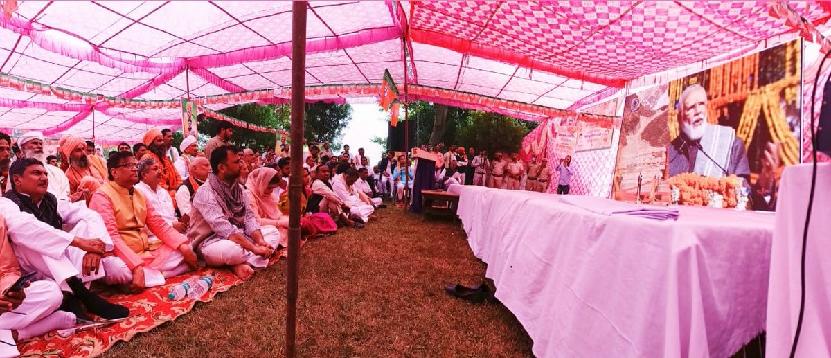 OPDhankar's tweet photo. प्रधानमंत्री श्री @narendramodi ने वर्ष 2017 में केदारनाथ धाम के पुनर्निमाण की परिकल्पा की और आज 185 करोड़ रु की विकास परियाजनाओं द्वारा केदारनाथ धाम में हो रहे विकास कार्य भौतिक सुविधाओं के साथ ही आध्यात्मिक गौरव व तीर्थयात्रियों की आंतरिक ऊर्जा को पुन: जाग्रत कर रहे हैं। https://t.co/QiiSAFHQAt