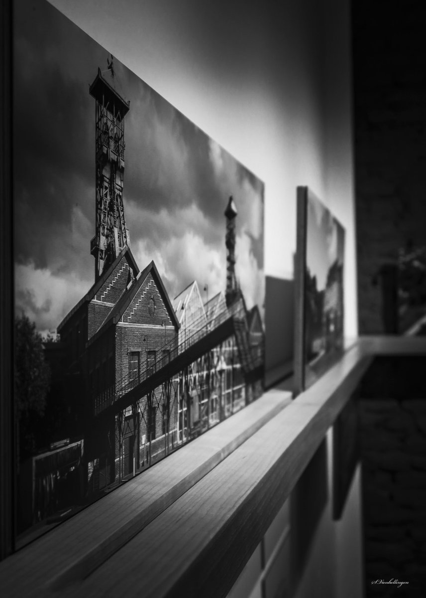 RegardEnImages's tweet photo. « Les #souvenirs des #mines de #charbon, passant par les dédales des corons .. » #hautsdefrance #HautsdeFrance #mines #charbon #Patrimoine #culture #pdc #citedeselectriciens #blog #photooftheday #PHOTOS #noiretblanc #chevalet #pasdecalais #tableau #History #histoire https://t.co/ePE1DQ30sl