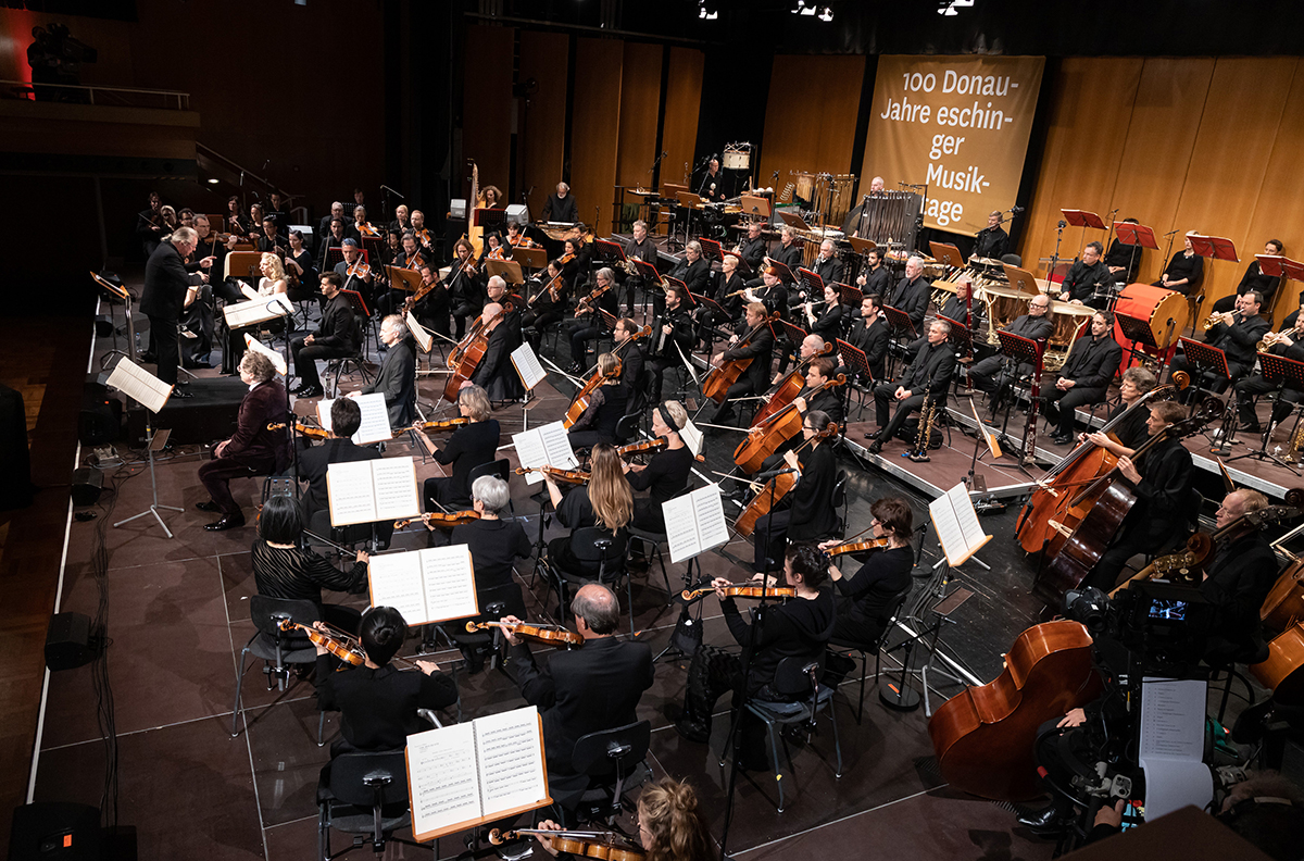 Ircam's tweet photo. Les 100 ans de Donaueschingen : « Le Masque de la mort rouge » de Francisco Filidei
Article de Jérémie Szpirglas à lire ici : https://t.co/DkpgEqlgje
#Donaueschingen #Ircam #Filidei https://t.co/N8cYhXvgiA
