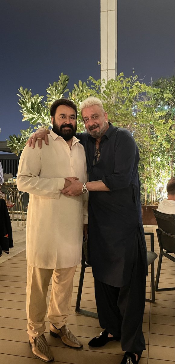 Mohanlal's tweet photo. Diwali with Sanju Baba
@duttsanjay https://t.co/gnKzS0M6vQ
