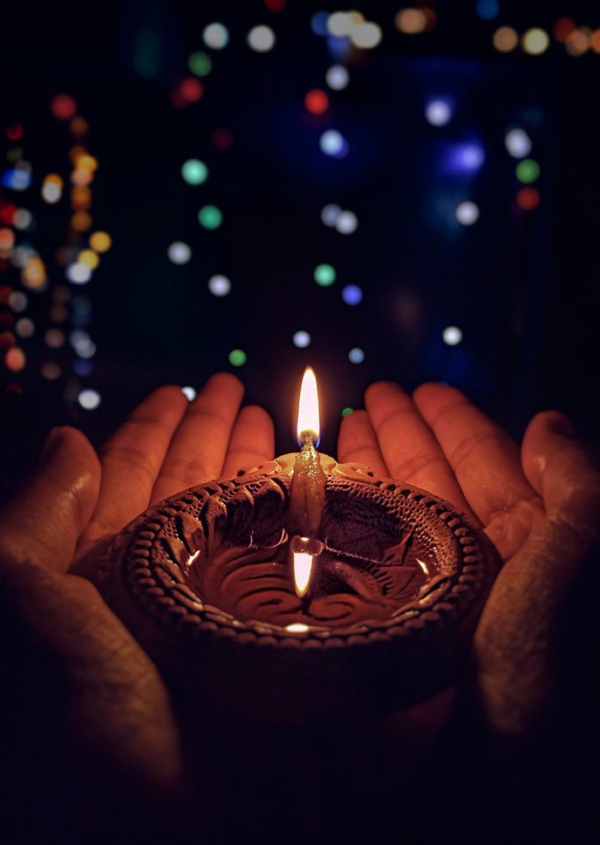 nottsdeafnurses's tweet photo. Happy Diwali to all our service users, carers, families and staff. May the Festival of Lights guide you home, bringing you peace and joy this year. Remember to celebrate safely. https://t.co/9zaAH1qfKd